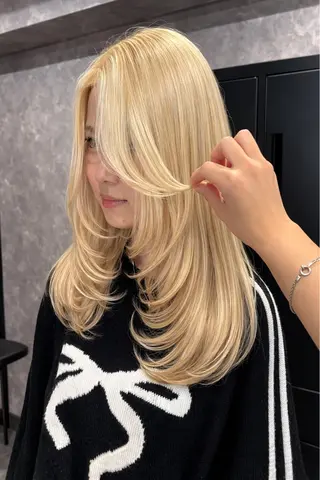 ロング nameless髪質 改善ブリーチ心斎橋のヘアスタイル