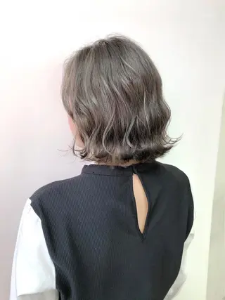 ミディアム カラー ゆう🫧 透明感/ハイトーンのヘアスタイル
