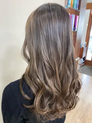 カラー SALOWIN栄 高須大貴のヘアスタイル