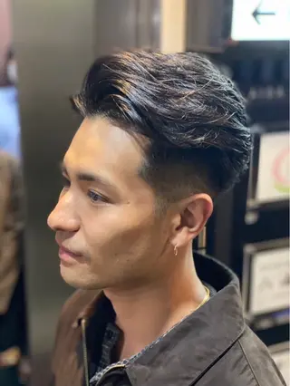 ミディアム 佐藤 瑛太のヘアスタイル