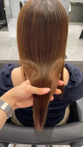 ロング 江藤貴基 レイヤー カット【駅徒歩⑥歩】のヘアスタイル