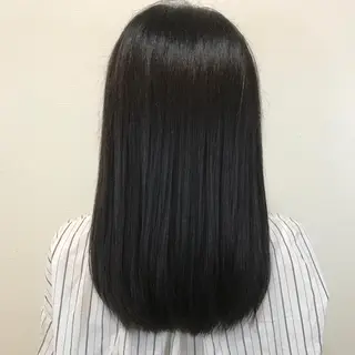 セミロング 白髪ぼかし、髪質改善 富田隼仁のヘアスタイル