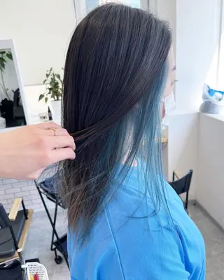 セミロング カラー RU RIのヘアスタイル
