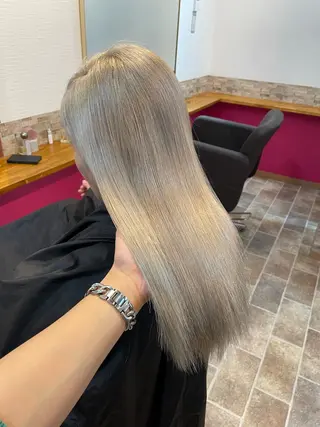 ロング カラー YUI/ ブリーチカラー🌷のヘアスタイル