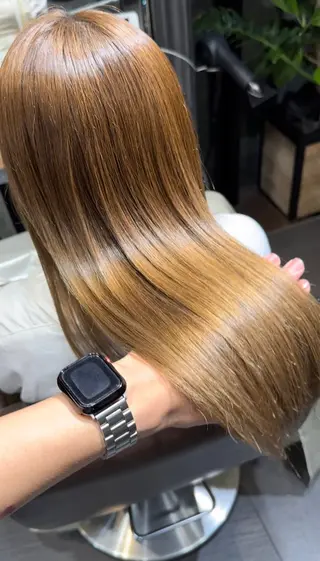 ロング 齊藤政太 顔周り カット 透明感カラーのヘアスタイル