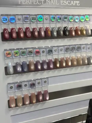 ネイル 鈴木 愛のネイルデザイン