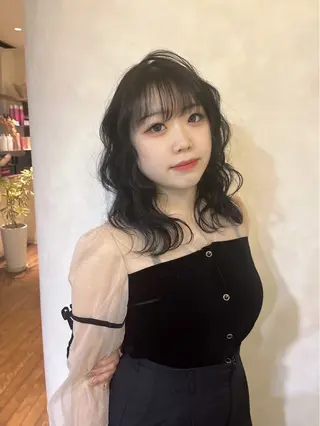 ミディアム カラー 栗本 栞のヘアスタイル