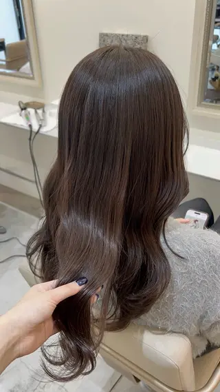 ロング オオバヤシ マホのヘアスタイル