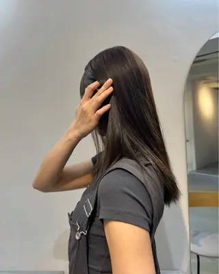 セミロング カラー 竹中 彩音のヘアスタイル