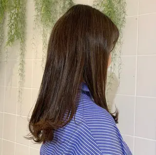 セミロング やざき ちかのヘアスタイル