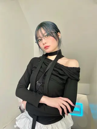 カラー 🎀ボブ＋ハイトーン シュカ👶🏻のヘアスタイル