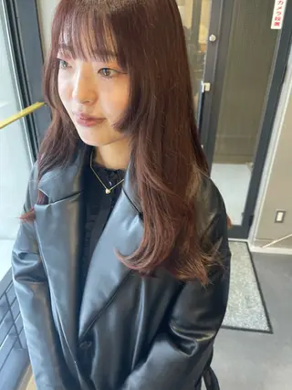ロング カラー 💓パーマ，💗 レイヤーカットのヘアスタイル