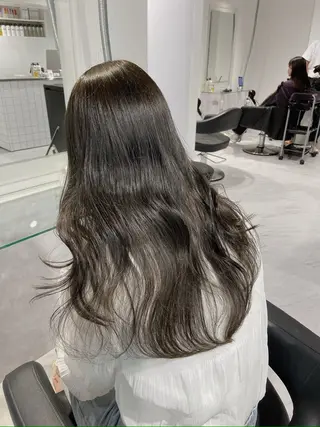 セミロング カラー センターパート特化 井上健太のヘアスタイル