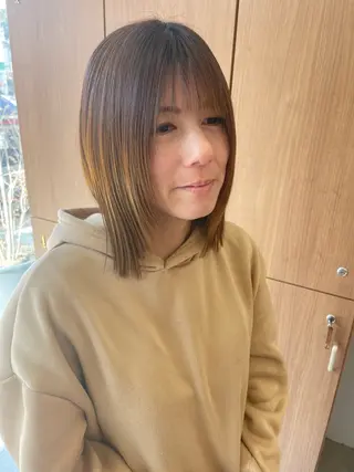 ミディアム 鈴木 梨瑚のヘアスタイル