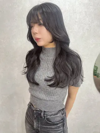 ロング カラー AIRI layer cut hairのヘアスタイル