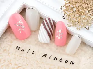 ネイル ネイルリボン 受付スタッフのネイルデザイン