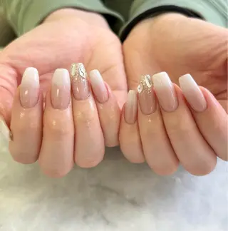 ネイル Bianca関内 USUI🐢のネイルデザイン