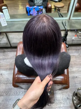 ロング カラー カットパーマ3000 円/水曜日モデルのヘアスタイル