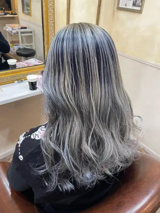 ロング カラー 岩谷/ブリーチ 🪽透明感カラーのヘアスタイル