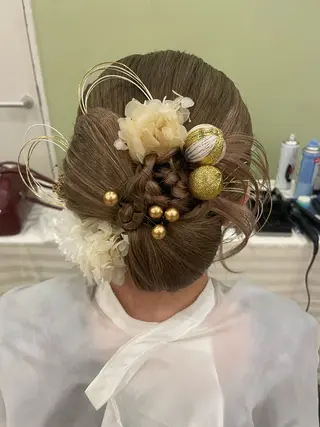 ヘアアレンジ WHITE EYE 浦添所属・ヘアメイク acoのヘアスタイル