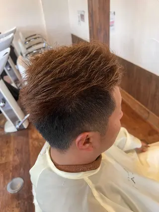 カラー メンズ 田中 愛音のヘアスタイル