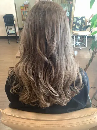 ロング カラー coupe ciseauxのヘアスタイル