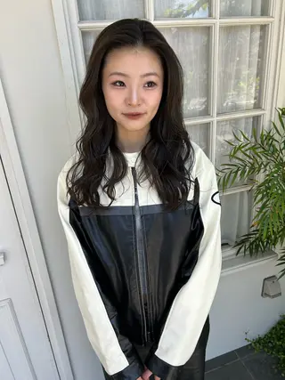 カラー AGREE Momokaのヘアスタイル