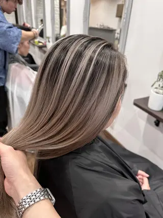 ロング バレイヤージュ 隅中秀弥のヘアスタイル