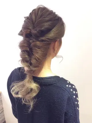 ヘアアレンジ 吉岡 三四朗のヘアスタイル