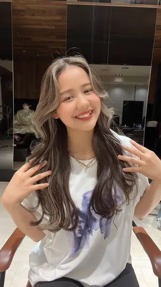 セミロング カラー 顔まわりの神様✨ 透明感カラー藤嶋秀幸のヘアスタイル