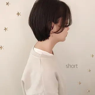 ショート カラー 市川 千夏のヘアスタイル