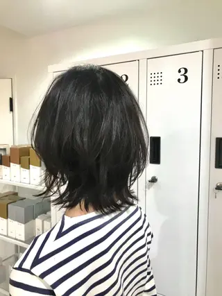 ミディアム オカダ ノゾミのヘアスタイル