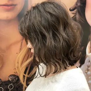 ミディアム カラー 丸みショートボブ/ タッセルボブ 吉野のヘアスタイル