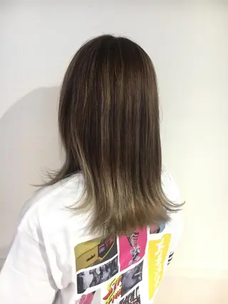 ミディアム カラー 野崎 ひかりのヘアスタイル