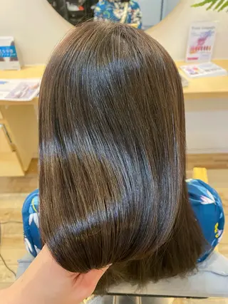カラー 艶カラー／ストレート かとうゆうき🍯のヘアスタイル