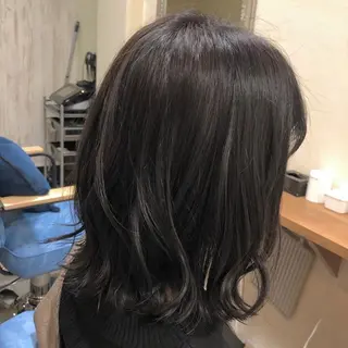 セミロング カラー 金島 青のヘアスタイル