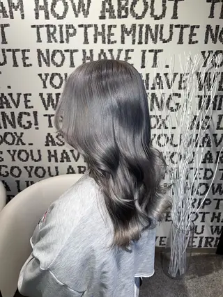 ロング カラー 岡野 芽依のヘアスタイル