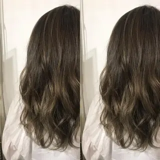 セミロング カラー 小栗 麻衣のヘアスタイル