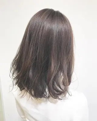 ミディアム カラー Miru by INCE HAIRのヘアスタイル