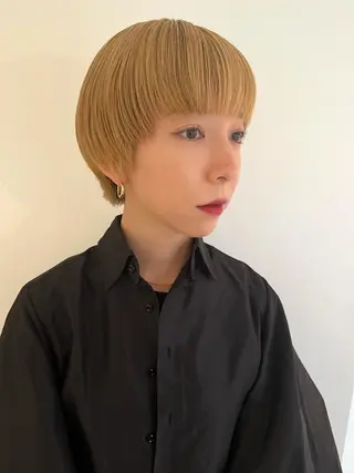 ショート ブリーチカラー🎀 韓国風/寺門美優のヘアスタイル