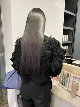 ロング 𩵋住 佳帆のヘアスタイル