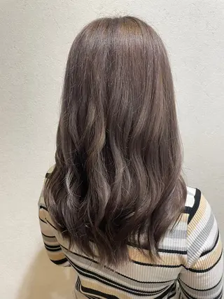 カラー 岡村 真子のヘアスタイル