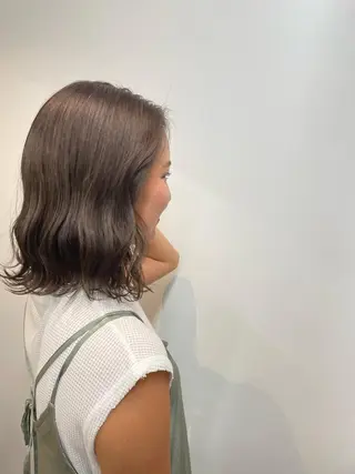 ミディアム カラー yuika .のヘアスタイル
