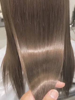 ミディアム カラー ヘアアレンジ 🕊️絹髪縮毛矯正✨ マンツーマン施術🌿のヘアスタイル