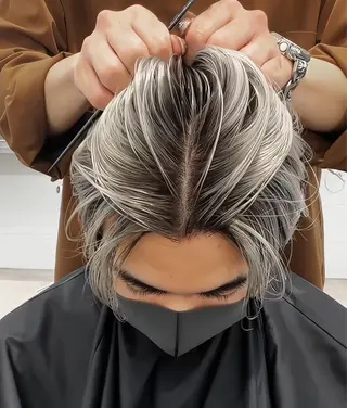 ショート カラー メンズ 表参道/ハイライト バレイヤージュのヘアスタイル