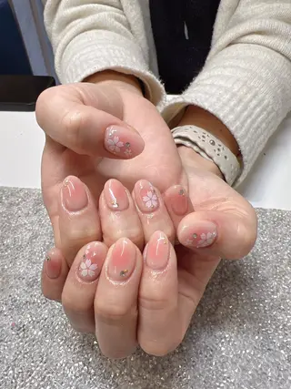 ネイル ガレンドウ 白澤 愛子のネイルデザイン