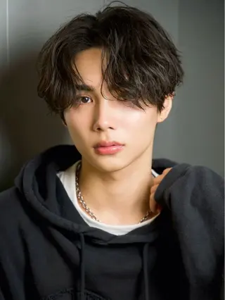 ミディアム パーマ メンズ tatsuya /フェザーパーマのヘアスタイル