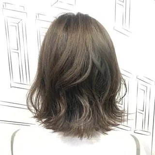 ミディアム カラー TOMOKA 艶髪/透明感カラーのヘアスタイル