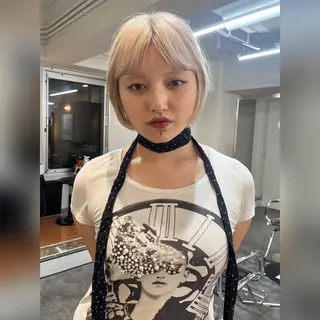 ショート カラー ムード造るハイトーン ケアブリーチ/ユウキのヘアスタイル