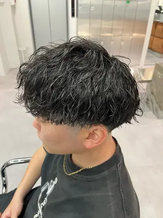 ショート パーマ メンズ ⚡メンズパーマフ ェードカットTomyのヘアスタイル